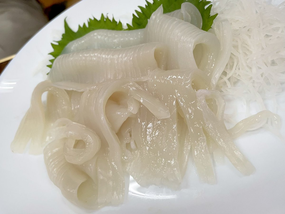 muroingo's tweet photo. 6/25(日)は北田野浦活性化センターの「マグロを食らう会」に馳せ参じました！
旬の鮪とお酒が食べ飲み放題で一生分いただきました😂
毎年この時期に開催されるとのことで来年もぜひ参加したいですね〜🐟 https://t.co/WnkGaQ4O3F