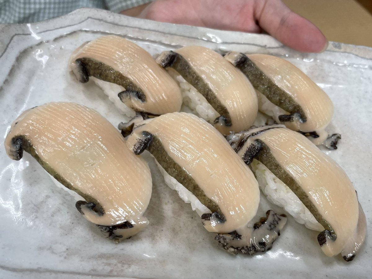 muroingo's tweet photo. 6/25(日)は北田野浦活性化センターの「マグロを食らう会」に馳せ参じました！
旬の鮪とお酒が食べ飲み放題で一生分いただきました😂
毎年この時期に開催されるとのことで来年もぜひ参加したいですね〜🐟 https://t.co/WnkGaQ4O3F