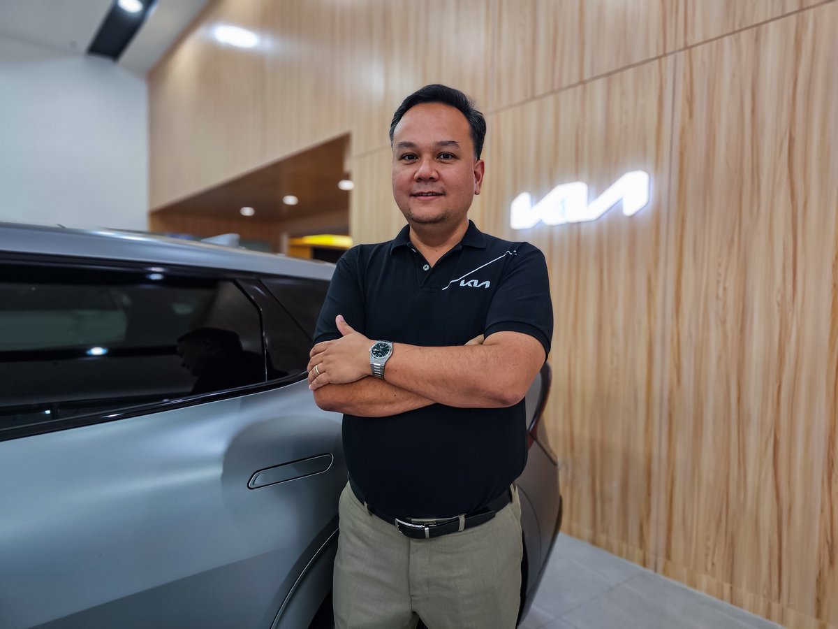 AutoFocusPHL's tweet photo. Kia Philippines ushered in a new chapter with the recent appointment of its new leader Brian Buendia. As COO, Buendia, who has been with AC Motors—the automotive arm of Ayala Corporation (AC)—since 1998, will lead Kia PH’s Movement That Inspires into a new phase. #AutoFocusPHL https://t.co/nbytrNmemH