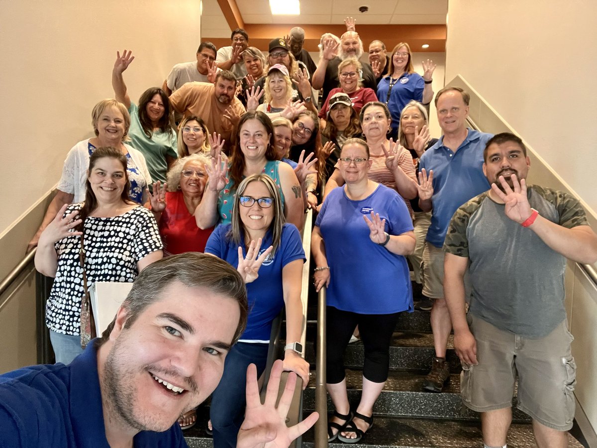 PSEClassified's tweet photo. There is some serious #PSEPower in Zone 4 tonight! ⭐️⭐️⭐️⭐️
Leaders and Delegates/Alternates gathered together to discuss upcoming bylaw amendment proposals, and prepare for Convention! Thank you to everyone who showed up to represent Zone 4 and made it such a great meeting.💙 https://t.co/9NdkpxZ3vC