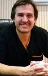JulioAr32857011's tweet photo. Yo no me explico cómo este ASESINO ANIBAL LOTOCKI, sigue libre,varias muertes x malas praxis, SILVINA LUNA hoy en terapia intensiva una víctima más, denunciado x muchos ¿y la justicia? existe https://t.co/qlevbRpWTE