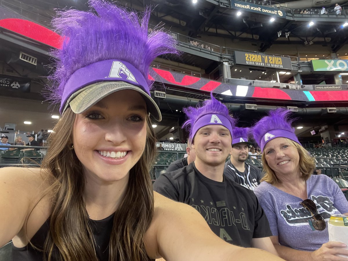 amandadoveee's tweet image. #dbtv #whatafan