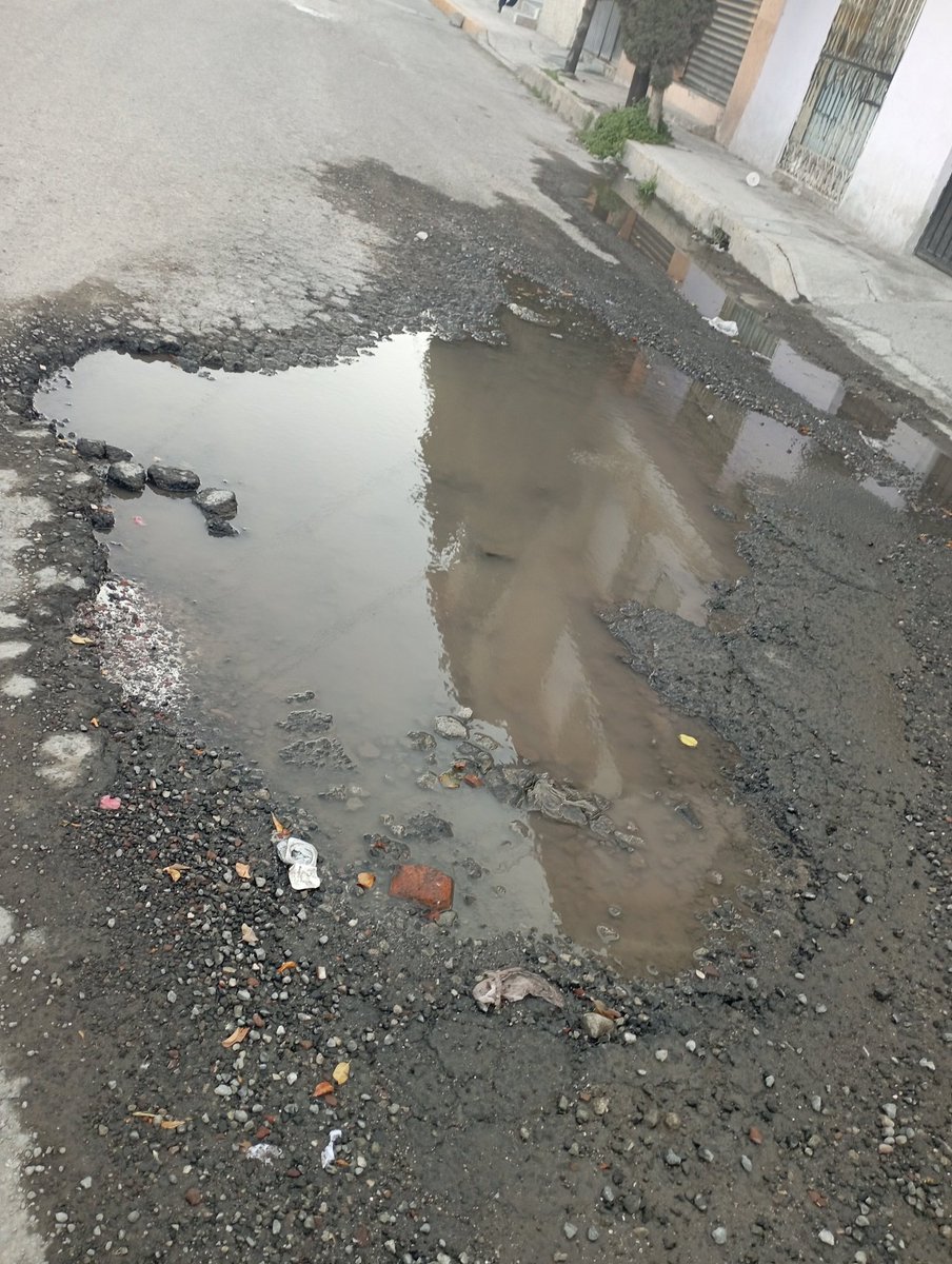 adnvaladez's tweet photo. @FerVilchisMx @FinabienMex Si mejor arreglamos las fugas de agua del municipio de #ecatepec https://t.co/OjmyA3Dh9O