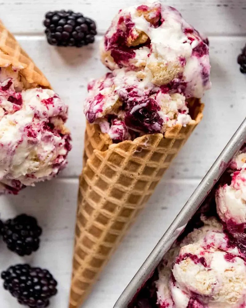 'Tis the season for ice cream & blackberry cobbler! @HouseofNashEats 
& @imperialsugar created this amazing Southern Blackberry Cobbler Ice Cream! Homemade ice cream swirled with blackberry sauce & sweet biscuit chunks. 😍

imperialsugar.com/recipes/southe…

#oregonberries #icecreamtime