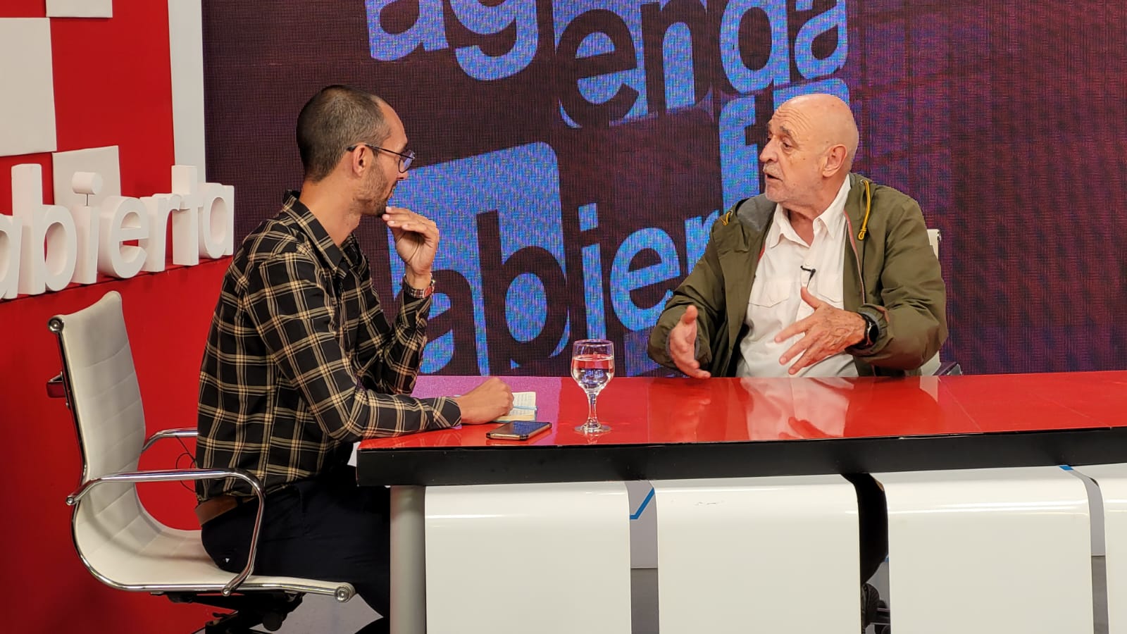 FzrIRV9XwAE8M1r?format=jpg&name=large