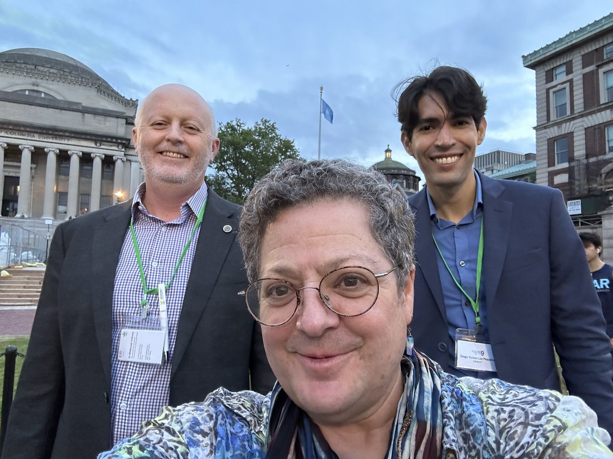 Sieg_SAS's tweet photo. Wonderful to meet up modeler frontline heroโs @AgMIPnews #SCIENCE_FACT #DataAnalytics https://t.co/Va5v8ps8P6