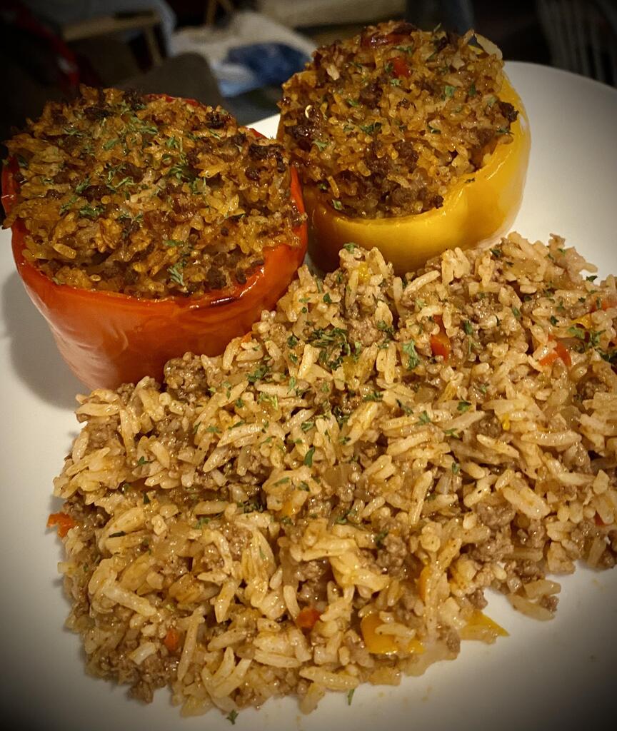 [homemade] Stuffed Peppers
homecookingvsfastfood.com
#homecooking #food #recipes #foodpic #foodie #foodlover #cooking #homecookingvsfastfood