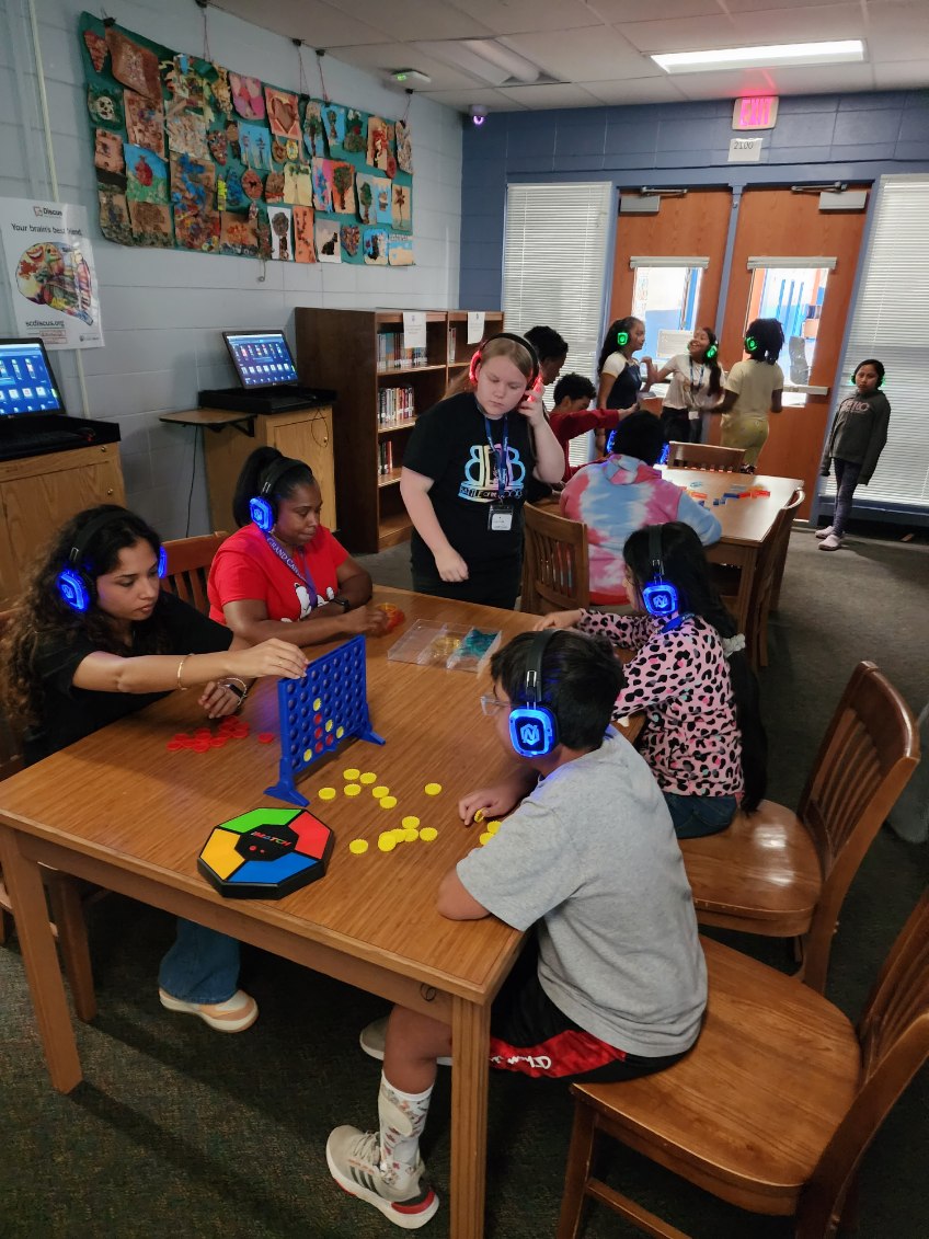 Andinolnnovates's tweet photo. I ❤️ how the @bellxcel program promotes positive culture &amp; community in our scholars' new environment! Imagine starting at a new school, already having friends, knowing the building &amp; adults who work there, etc. Such an advantage! 🙌🏼 🧡💙🦁 

@ontrackgvl @LakeviewMiddle https://t.co/Y0lm4fcMOJ