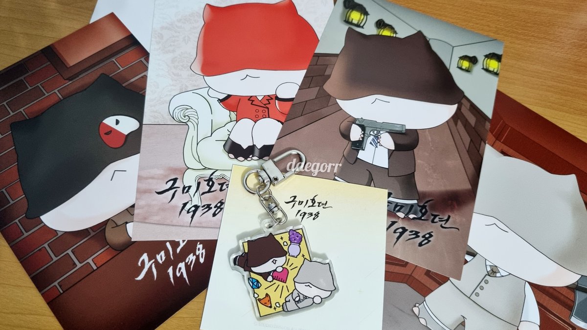 daegorr's tweet photo. Received my #TaleoftheNineTailed1938 postcards of Lee Yeon, Lee Rang, Hongju and Muyeong, and a keychain of the fox brothers ๐ฆ
I was so surprised when I got the DM that I won the lucky draw. Thank you @studiodragonKR Dearro for the gift! ๐ค๐ซถ๐ป https://t.co/UBdP763h9V
