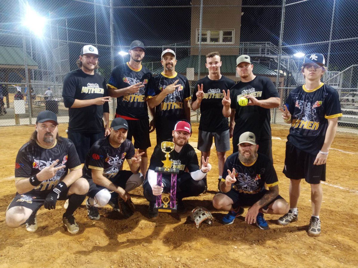 skeets2022's tweet photo. WE GOIN BACK TK BACK! 🏆🏆 the boys take home the dub 7-6 against the 9 seeded pipe hitters. Pitchers duel till the end. Finishing 7-3 in the regular season and taking home the hardware! https://t.co/SIXoJ2pYxL