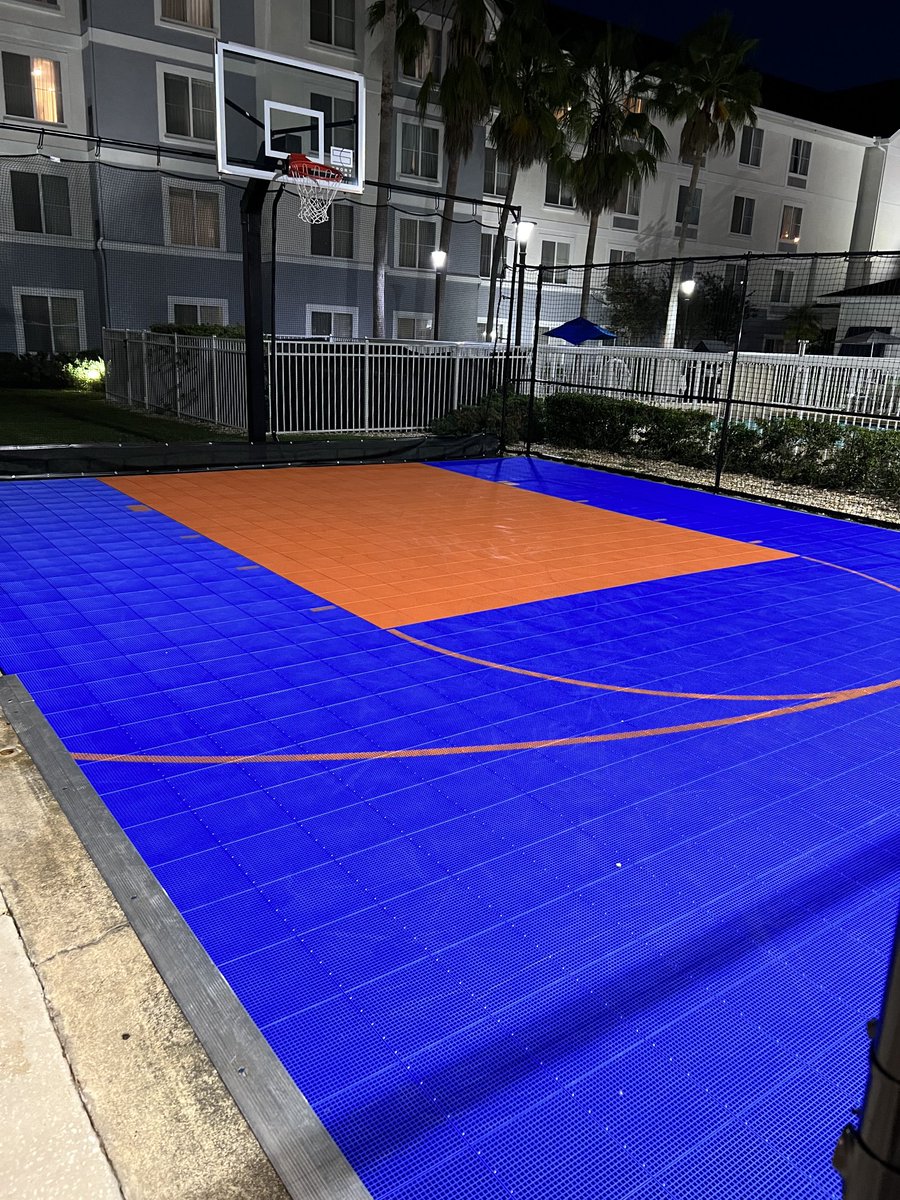 Taliban_Key's tweet image. My Daddy would’ve loved this shit 😍 💙🧡#BLUEORANGE