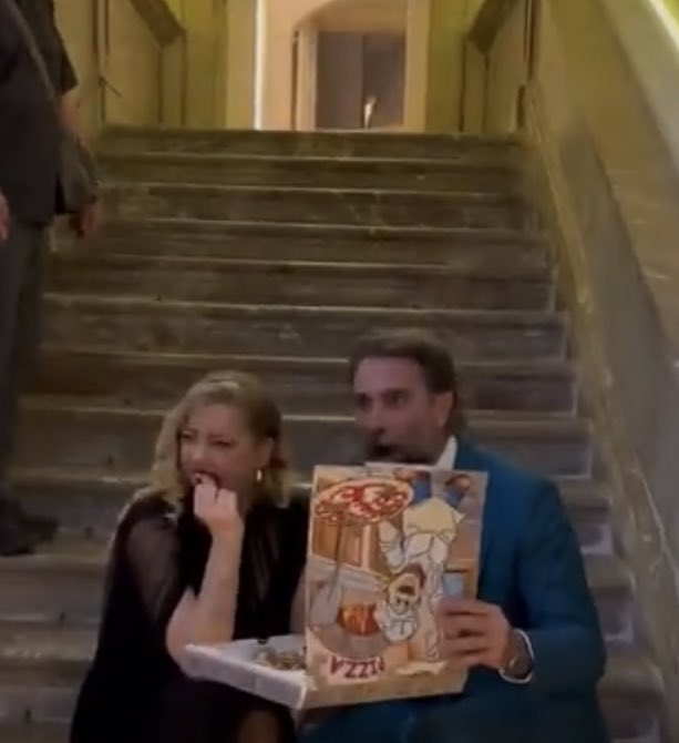 MeghansMole©️ tweet media