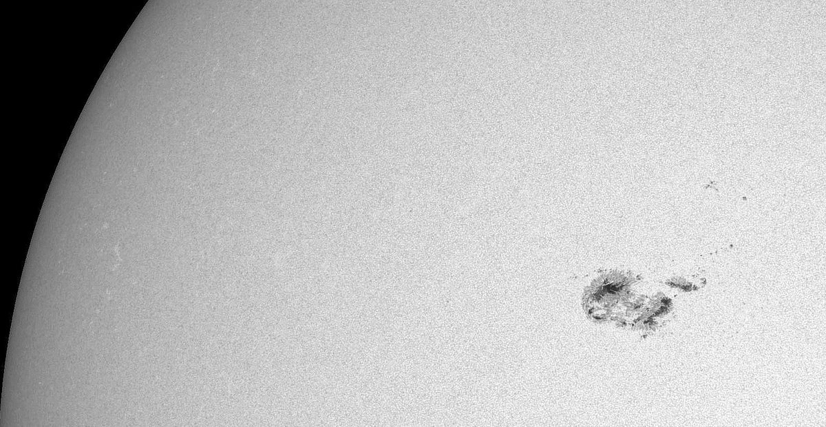 SolarHam's tweet photo. An  updated look at big AR 3354 as it continues to expand in the northeast  quadrant. Magnetically it did gain a bit of complexity, but has so far  only produce minor C-Flares. An M-Flare will remain possible during the  next 24 hours. Image by SDO/HMI. https://t.co/01Pl88lrNX