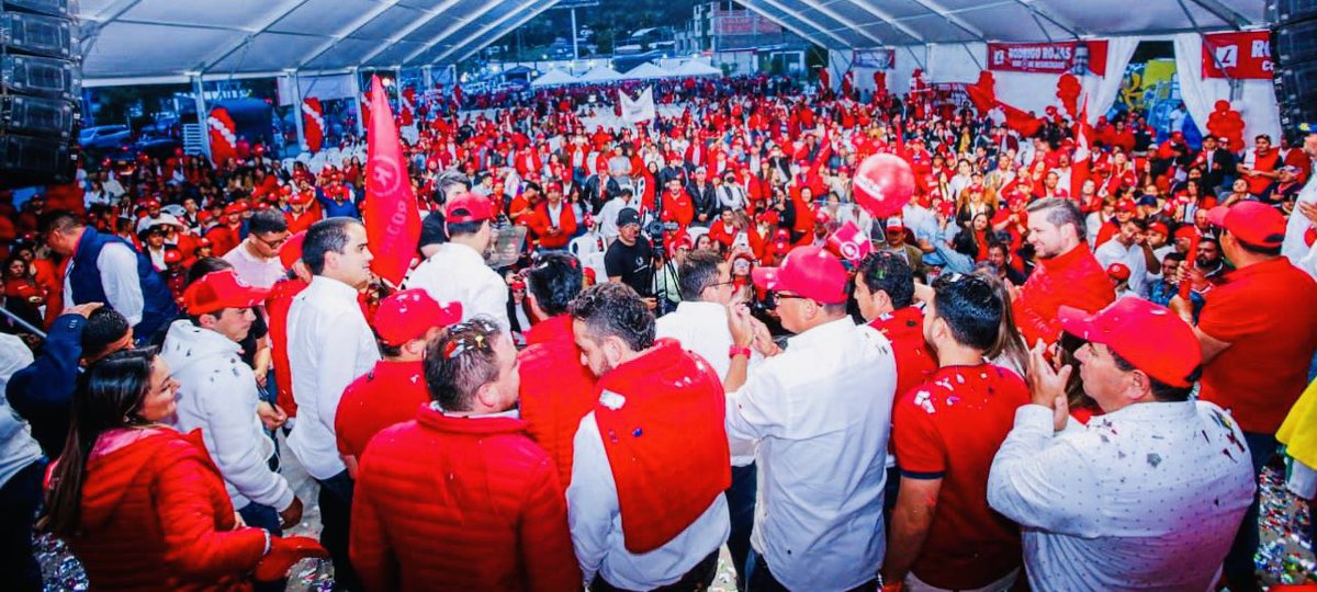 PartidoLiberal's tweet photo. Entregamos avales a ediles, diputados, concejales, alcaldes y a nuestro próximo gobernador de Boyacá @RodrigoRojas / @PartidoLiberal “Más equidad, Más Igualdad, Más Oportunidades para los Colombianos ! https://t.co/RI02L91Hdc