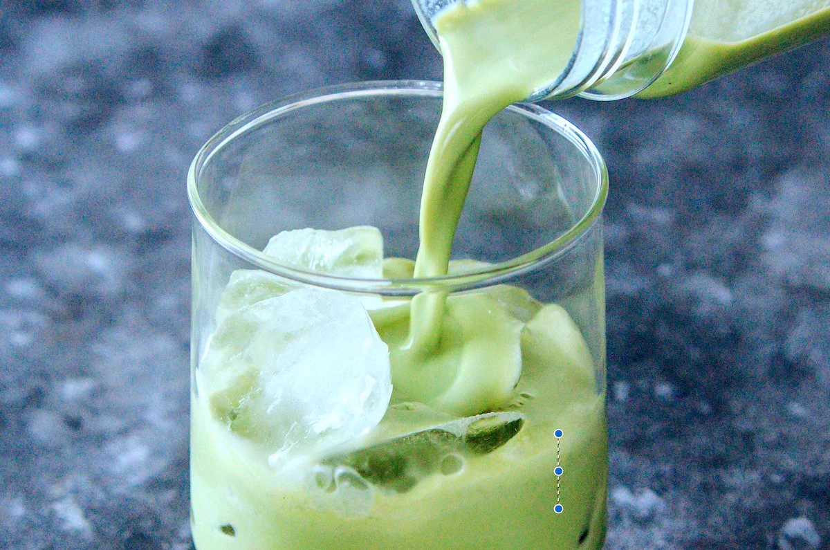 お家で簡単カフェ気分♪実は簡単に作れる本格的な『抹茶ラテ』