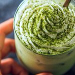 お家で簡単カフェ気分♪実は簡単に作れる本格的な『抹茶ラテ』