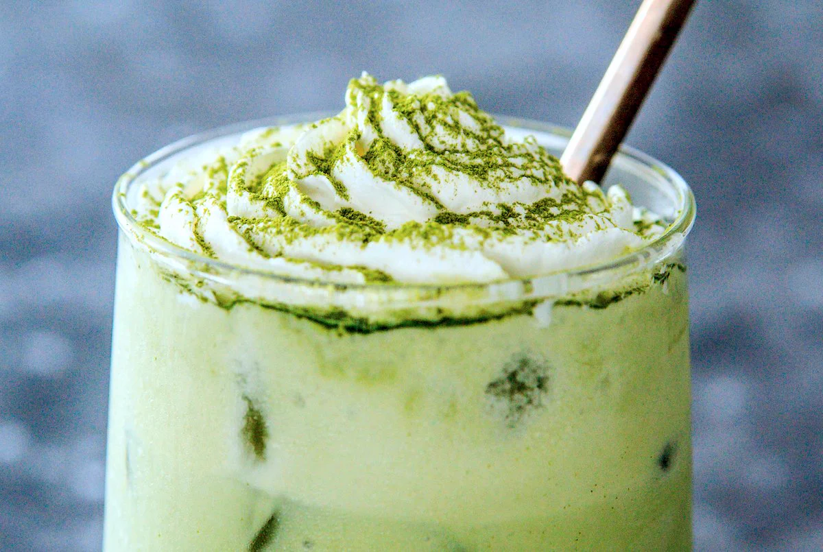 お家で簡単カフェ気分♪実は簡単に作れる本格的な『抹茶ラテ』