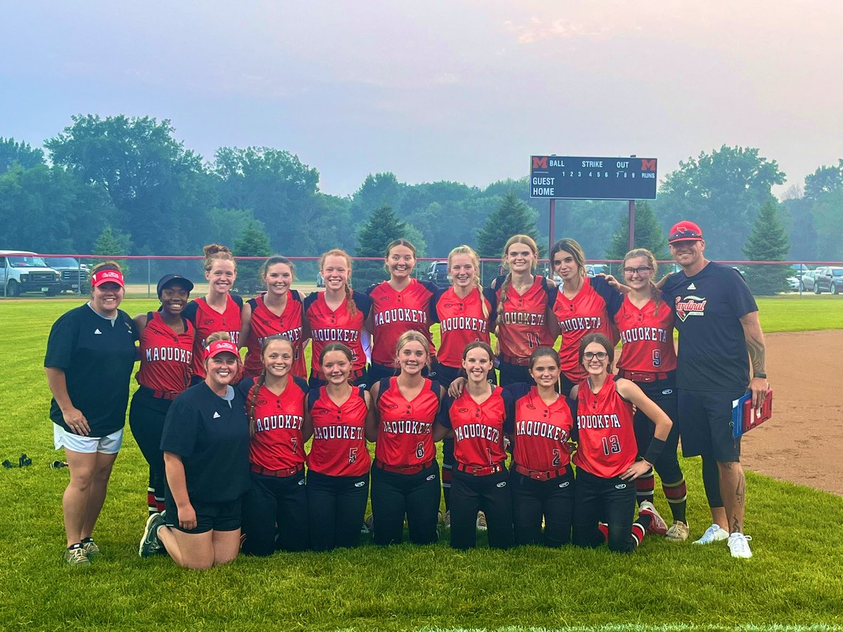 🏆CONFERENCE CHAMPS🏆

We made history tonight bringing home the very first softball conference championship in school history! We finished 13-1 in the RVC North. So much hard work, determination, and effort has gone into achieving this goal.❤️ 

#notdoneyet #flybirds