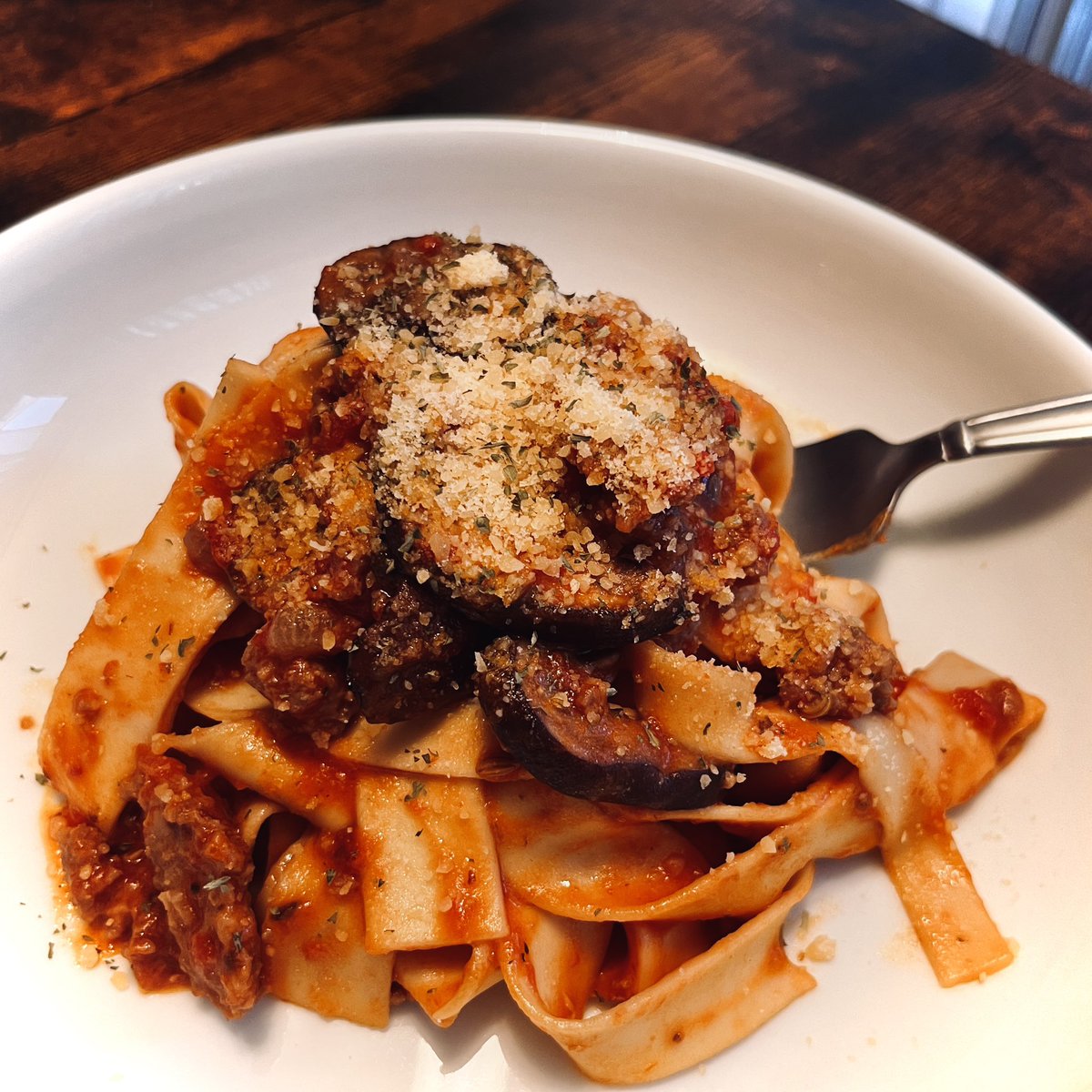 jrcaldera212's tweet image. I haven't been able to cook in a while. Went to a conference, then straight into being on-call. I've missed my own cooking 🥲 Pappardelle with mushroom meat sauce with extra garlic and fennel 🤤 #NotScience