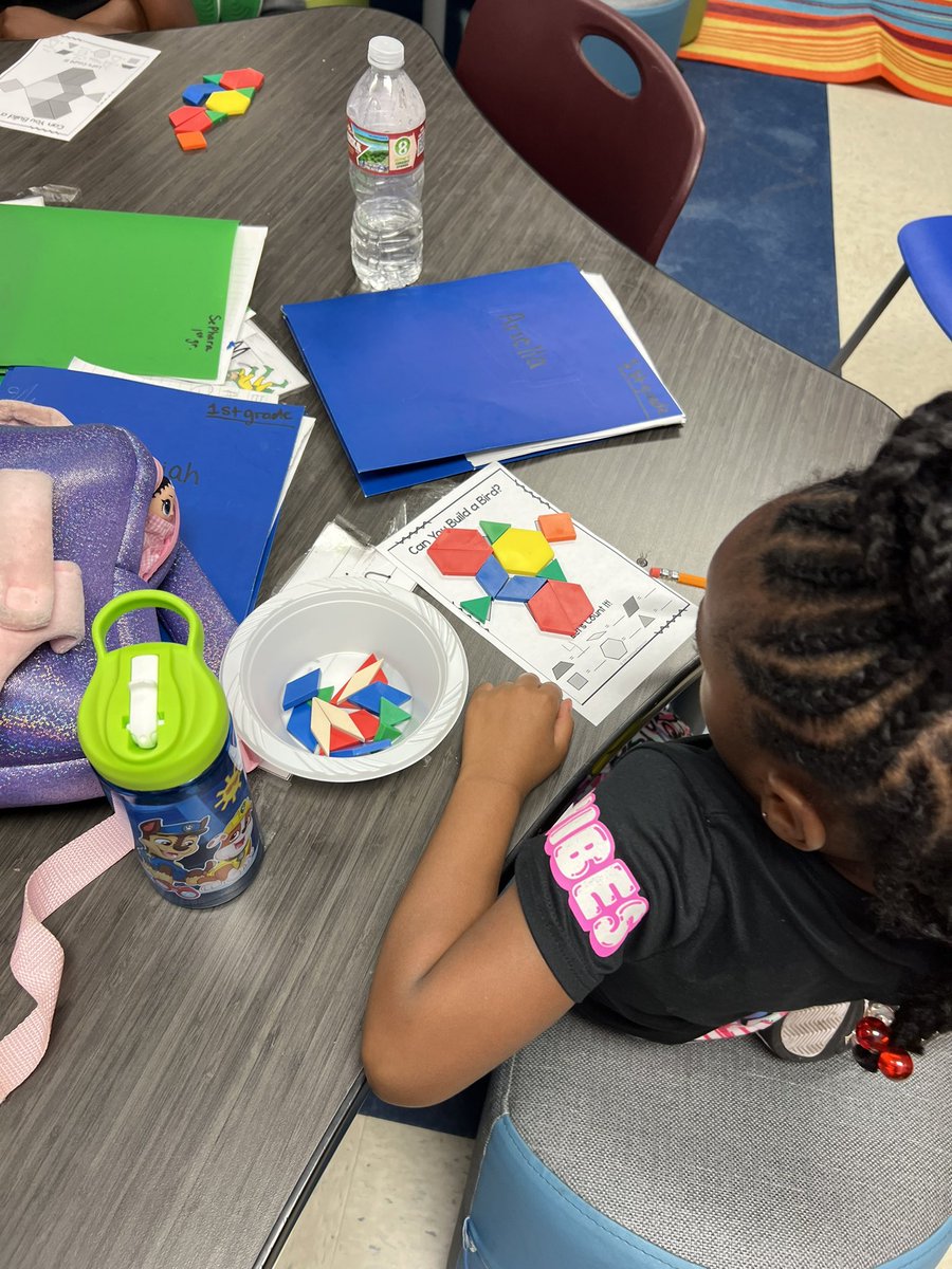 JarushaG's tweet photo. Week 4 of Atomic Blast @HelpKCKids - Worked with 1st grade today and during Math we pulled out the pattern blocks - by 3rd puzzle Ss had to be independent #AtomicBlastSummer #Boysandgirlsclub #JDWagner #mathpatterns https://t.co/uhGbKWxyX4