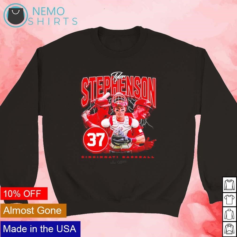 Tyler Stephenson no 37 Cincinnati Reds retro 90s shirt
nemoshirt.com/product/tyler-…
#RedsCountry #OpeningDay #TylerStephenson #CincinnatiReds #ATOBTTR  #WhoDey #GoReds
#cincinnatibaseball #nemoshirt #nemoclothing #nemoshirtclothing #shirts