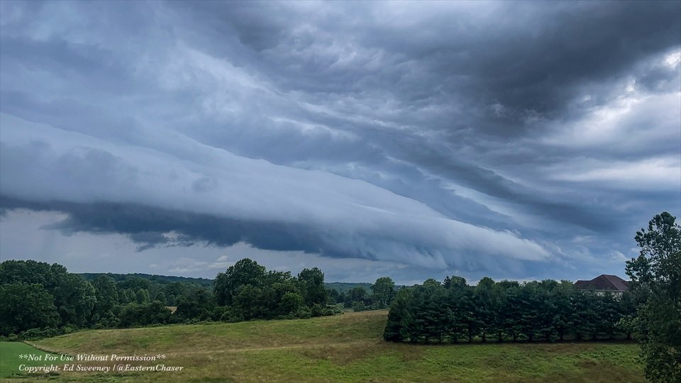 A striated shelf cloud ahead of an approaching thunderstorm in Pike Creek, DE earlier this evening (6/27/23). #dewx #weather #severeweather #stormhour