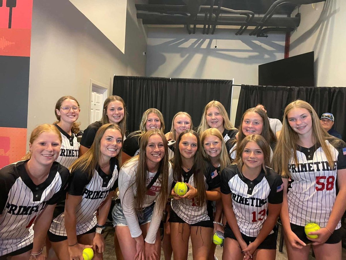 big thank you to <a href="/WiredAxcess/">WIRED Axcess</a> for having us come out tonight! and special thank you to <a href="/jordybahl/">Jordyn Frahm</a> for taking the time to talk to us!