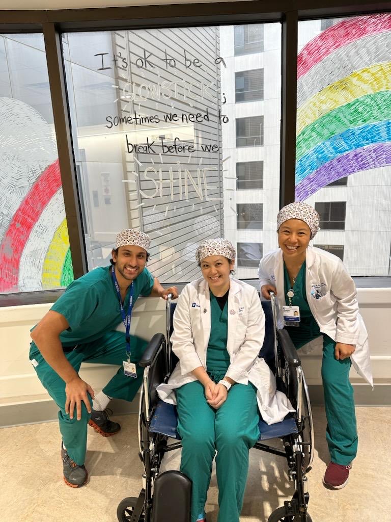 Wow 😯 the ⁦<a href="/dukepedssurgery/">Duke Pediatric Surgery</a>⁩ team is excited for another operative day! Hey - does that window really say “Be the glow stick, sometimes we need to break before we shine” 🤔 🤔 ?⁦<a href="/DukeSurgRes/">Duke General Surgery Residency</a>⁩  #BeTheGlowStick