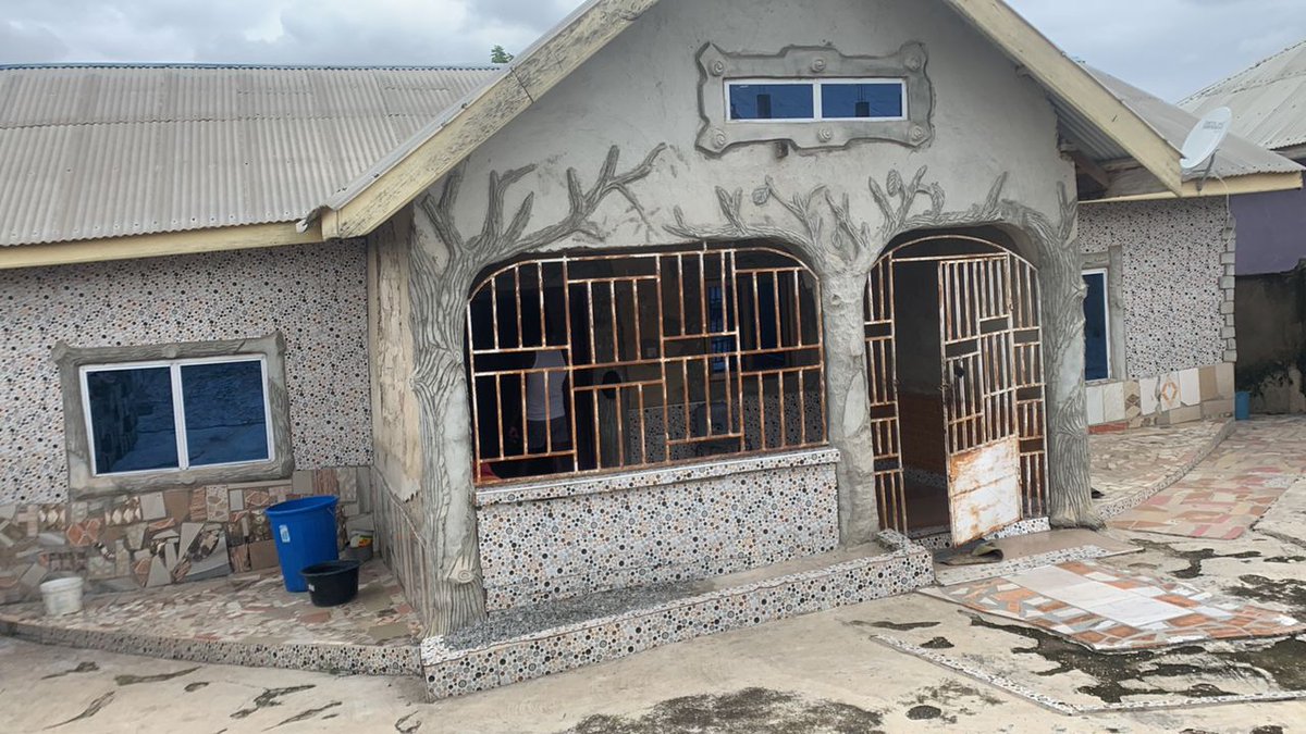 AduanabaL's tweet photo. 2 bedroom flat for sale in cool price please contact me on 0247054101 location at kumasi BOMFA https://t.co/QkdNaEtXoN