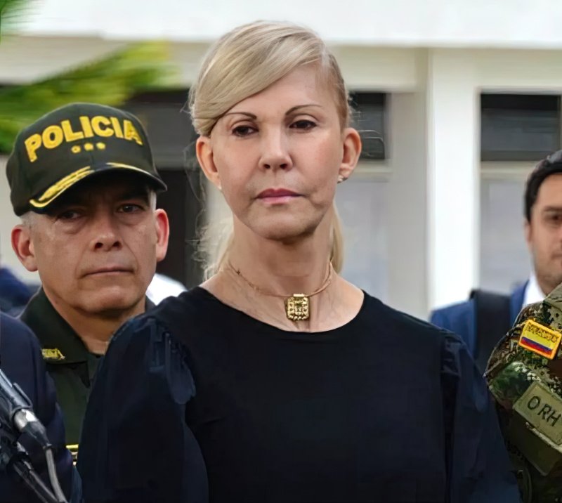 Lo que jamás te dirá la prensa, SE CAE EL URIBISMO. DILIAN
FRANCISCA TORO, Asegurada con medidas antimural por la corte suprema de justicia. Por la compra de bienes a narcotraficante del cartel del valle del Cauca.