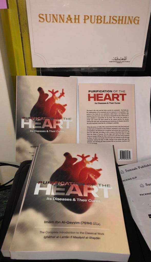 SunnahPubsStore's tweet photo. NOW IN STOCK:
Purification of the Heart: Its Diseases and Their Cures by Imaam Ibnul-Qayyim al-Jawziyyah  رَحِمَهُ ٱللَّٰهُ  from @hikmahpubs 

This book will be taught at the @GtownMasjid Summer Conference this weekend

BUY NOW:
https://t.co/uTsSenoo2o

FREE SHIPPING IN THE USA https://t.co/oB6j4ne4gi