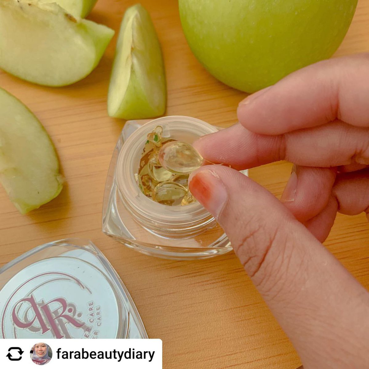 QalerCosmetic's tweet photo. Rating: ★★★★★

👩‍🦰 Skin type / skin concern during product testing:
+ oily skin
+ dullness
+ open pores
+ sebaceous filament https://t.co/JizNrS3TyJ