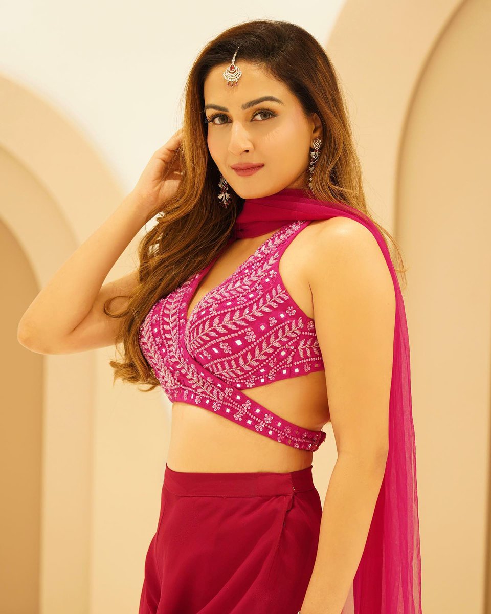 CutenessMania's tweet photo. #ZaaraYesmin

#AshikaRanganath #KrithiShetty #MrunalThakur #PoojaHegde #RashmikaMandanna https://t.co/lq3B6v66dR