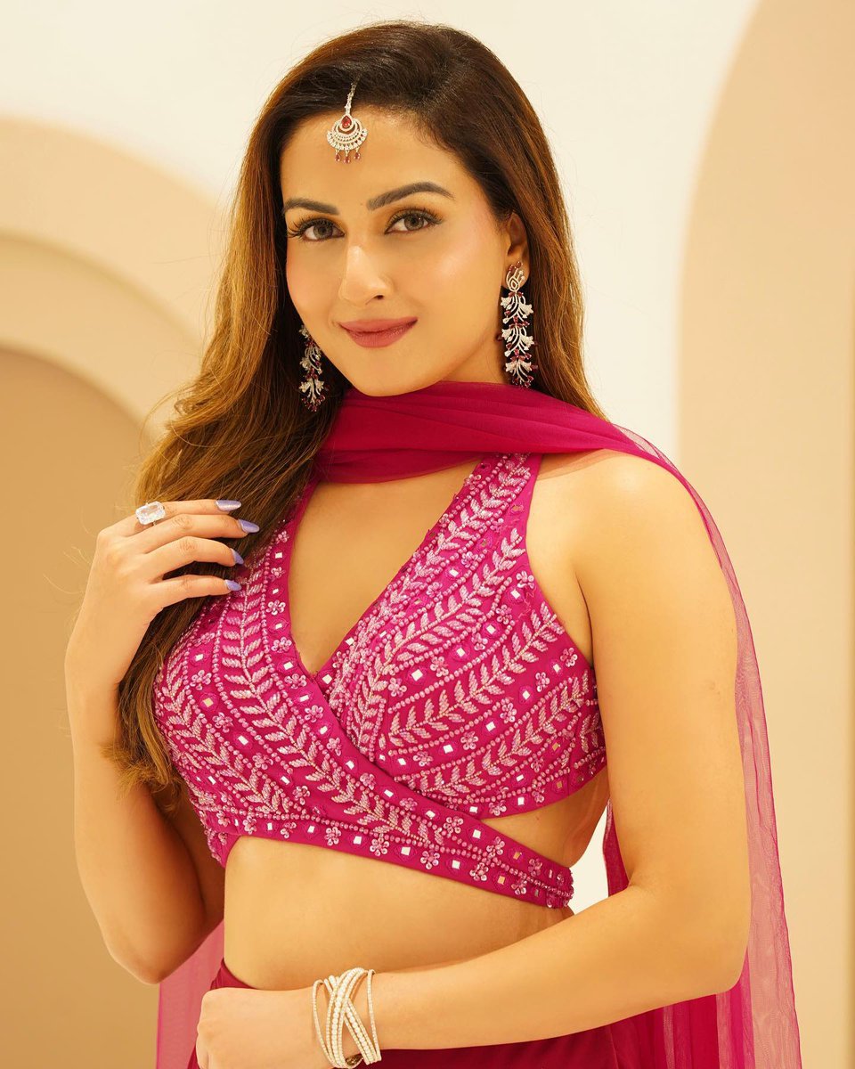 CutenessMania's tweet photo. #ZaaraYesmin

#AshikaRanganath #KrithiShetty #MrunalThakur #PoojaHegde #RashmikaMandanna https://t.co/lq3B6v66dR
