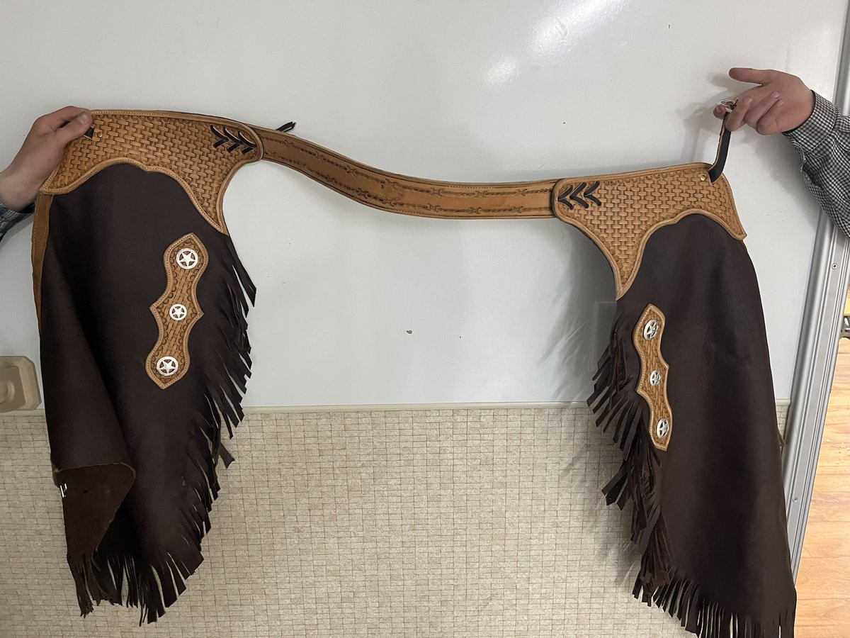 robvanspronsen's tweet photo. Middle School Students at @PalliserSchools Colony Schools made these items for their Year-End project. Boys made cowboy chaps &amp; clocks; girls sewed pillows for dog houses &amp; ‘I Spy’ bags. https://t.co/W6A23n3VHj