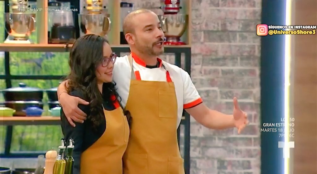 ranacosher's tweet photo. Hay experiencias que son imperdibles 💫

Si, soy Relacionista Público y lo mío siempre es estar detras de cámaras, peeeero ahora estuve en pantalla como subchef de @germanmontero5 en #TopChefVIP2 

@german_masterchefmx ese era tu lugar y no dejaste de estar presente 🙏🏻 https://t.co/Jqlpcutrpp