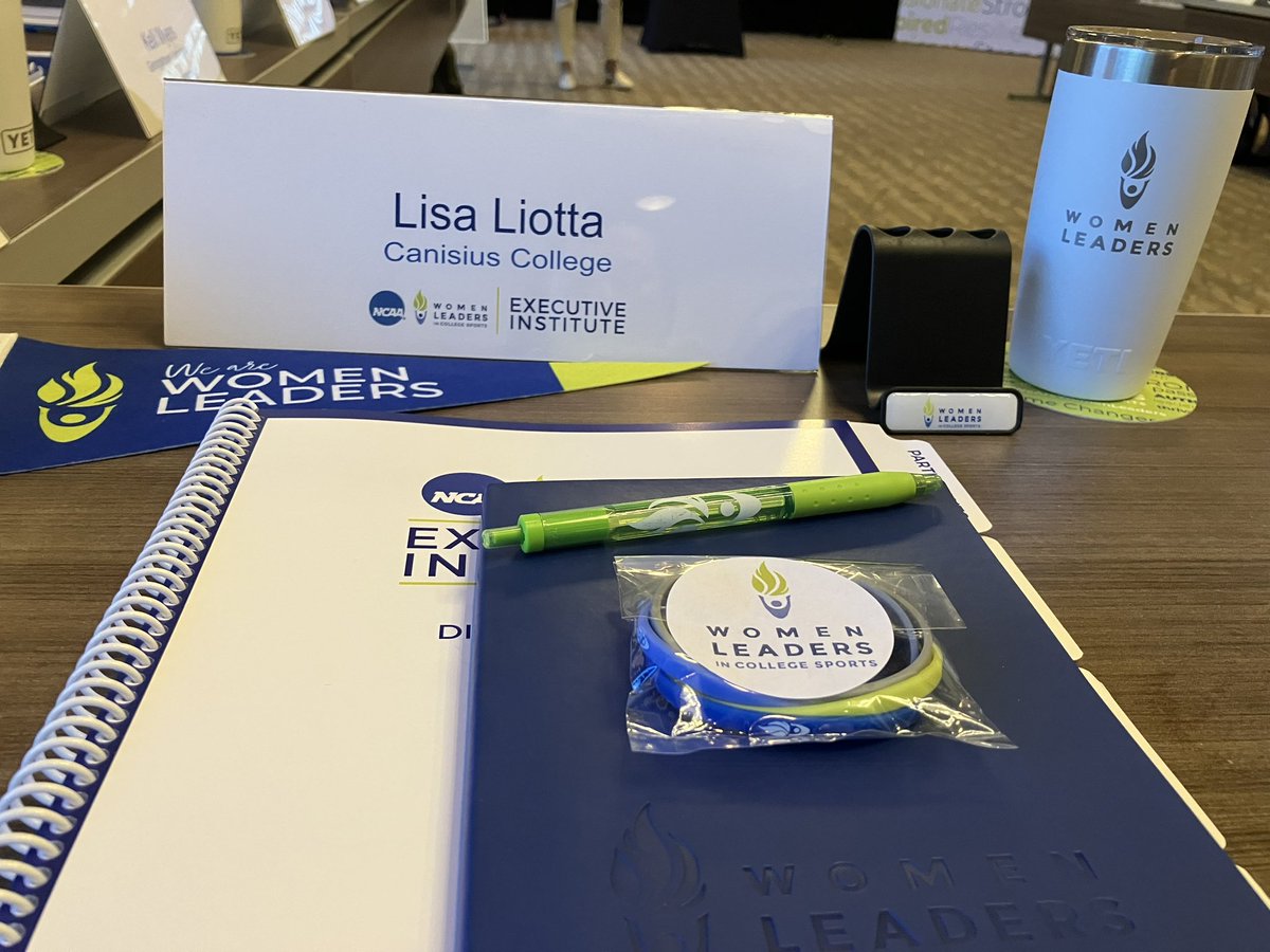 Thankful to begin this journey and amazing opportunity!  Excited to advance and grow with my fellow @WomenLeadersCS Executive Institute attendees!

 💙💚#WeAreWomenLeaders