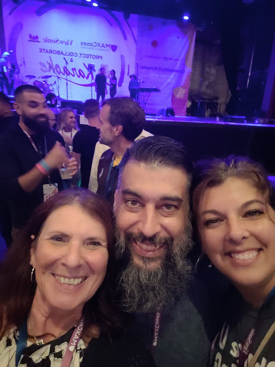 Fun times with @MrNunesteach and @specialtechie #ETK23 #ISTELive