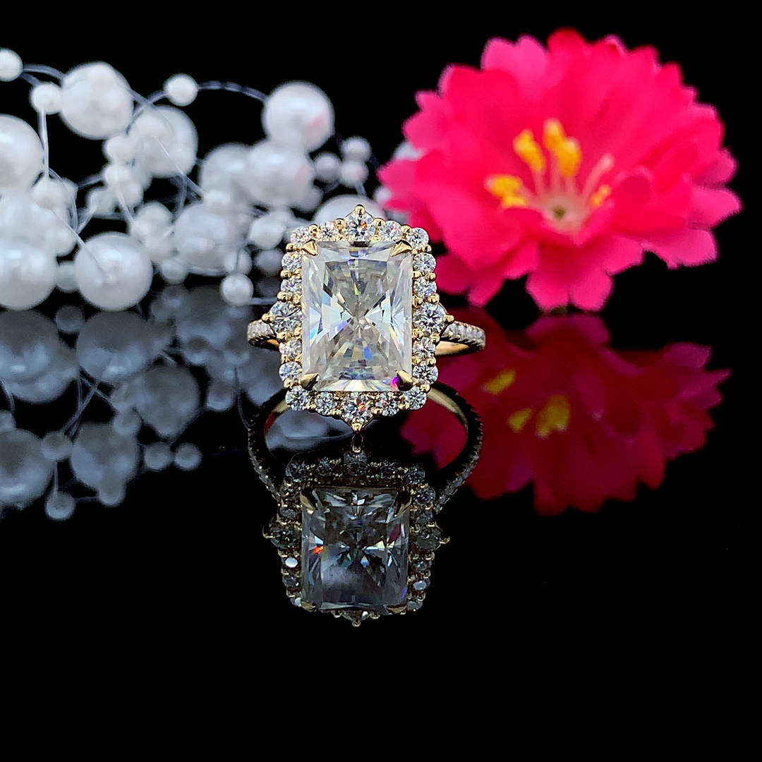 lioluxury's tweet image. 5.01CT Radiant Cut Moissanite Classic Solitaire Halo Ring Brilliant Radiant Engagement Ring Anniversary&amp;amp;Wedding Gift For Her Real Hand Made.
#radiantcutring
#promisering
#whitegoldring
#yellowgoldring
#StatementRing
#foreveronering
#solitairering
#moissanitering
#minimalistring