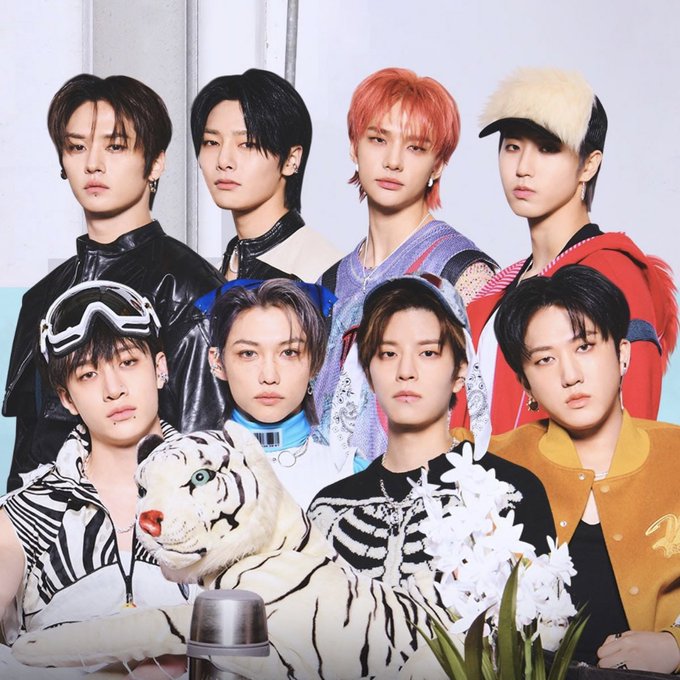 #StrayKids' top-selling new album '★★★★★ (5-Star)' holds for a 2nd week atop the United World Chart after moving another 803,000 equivalent sales and a total of 2,527,000 since its release! The album debuted with the 2nd biggest sales week of 2023 and is already no.5 on the…