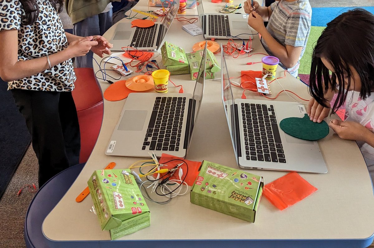 Students in Gr 2-4 have practiced their critical & creative thinking through tech & #ADST this month! #sd36tl #sd36learn @Ozobot @makeymakey @ScratchJr @woodwardhill212