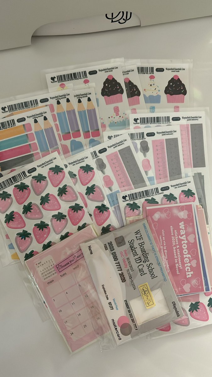 today’s mail 🤟🏻