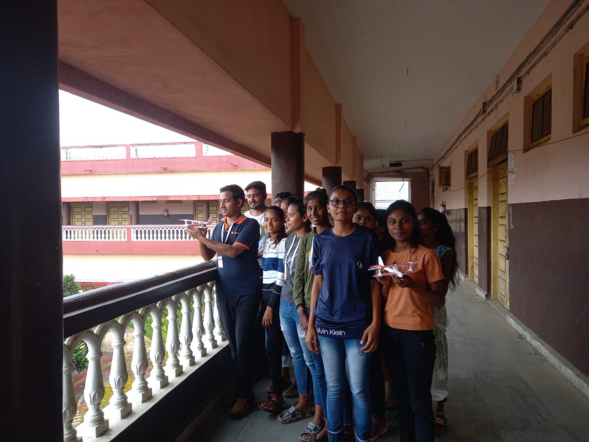 RajStembotix's tweet photo. Innovation Club Prabodh Level Training Day 1 on #basic_electronics  #Mechanical #STEMeducation #glider  at Arts and Commerce College, Mandvi Surat for Arts and commerce Students.
@PMOIndia
@CMOGuj
@narottamsahoo
@InnoClubCHE
@STEMbotix https://t.co/AnriyZcE7I