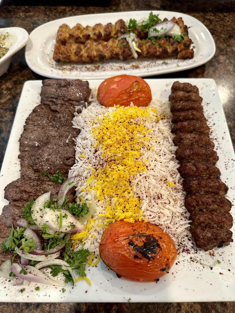 [i ate] Persian Soltani and Chicken Koobideh
homecookingvsfastfood.com
#homecooking #food #recipes #foodpic #foodie #foodlover #cooking #homecookingvsfastfood