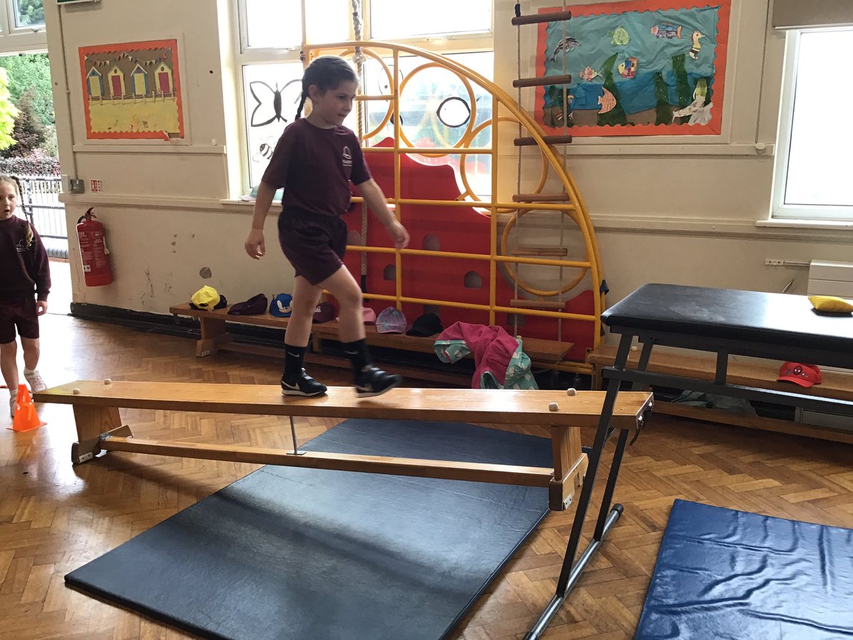 Some amazing gymnastics skills today 🤸🏻‍♂️ #RudstonPE