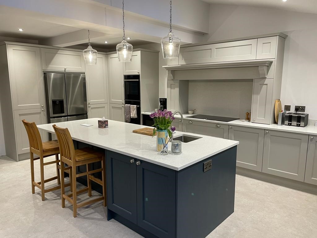 JMIbristol's tweet photo. A Painted Timber @PebbleKitchens we recently fitted in Henleaze complete with @NeffAppliances , 1810 sink, @quookeruk instant boiling tap, @Bristol_Marble  ArenaStone Quartz.
#kitchensBristol #kitchen #KitchensBath #Quartz #Neff #Quooker https://t.co/H9k76ShgOY