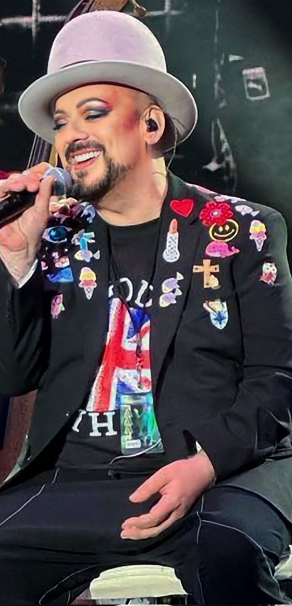 @solargarden09 @BoyGeorge Too cute 😊