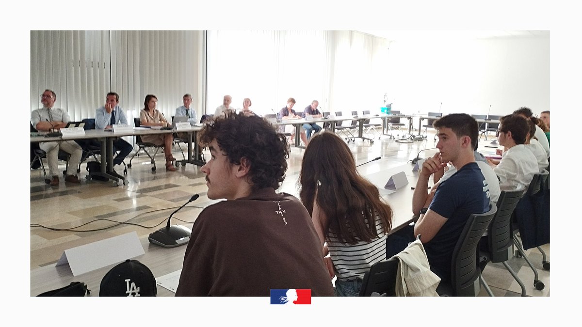 academielyon's tweet image. Instance de représentation des lycéens à  l'échelon académique présidée par le recteur @DugripOlivier, le Conseil Académique à la Vie Lycéenne #CAVL se tient ce matin au rectorat de Lyon. Au programme, la répartition des fonds de vie lycéenne et la #santémentale des élèves.