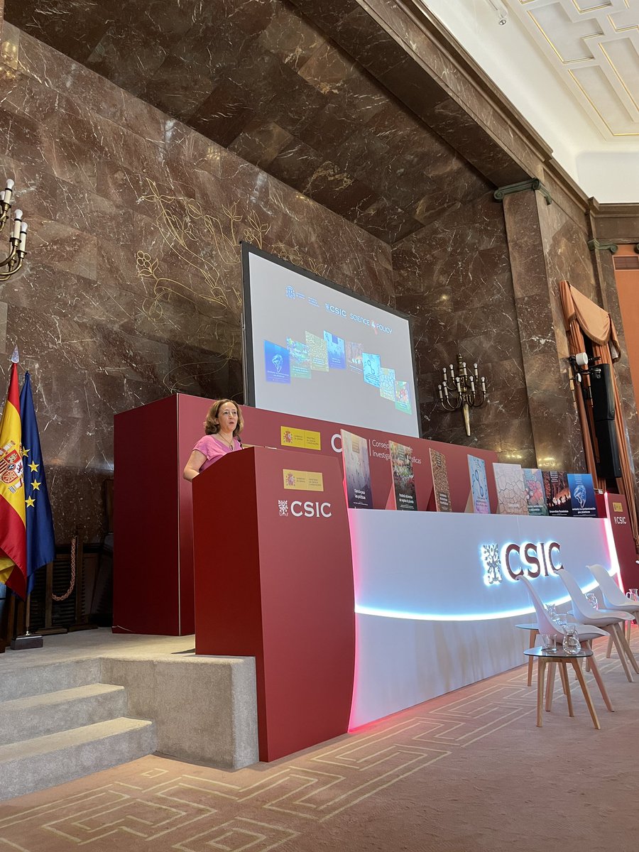 ictp_promocion's tweet image. Hoy asistimos a la presentacion de #ScienceForPolicy, 8 informes para contribuir al desarrollo de políticas basadas en la evidencia científica