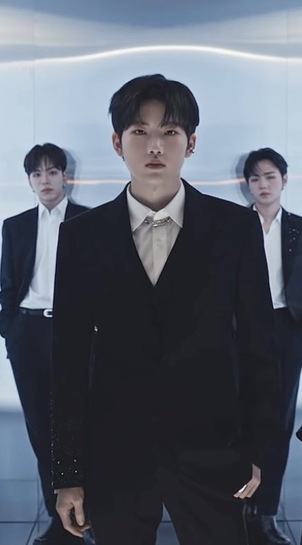 iamlookkang's tweet photo. .           เอ็มวี                            เบื้องหลัง https://t.co/I3oujKnzZX